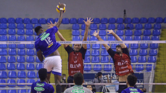 Isac Sada Cruzeiro Apan/Eleva/Blumenau Superliga 2020/21 Vôlei Masculino
