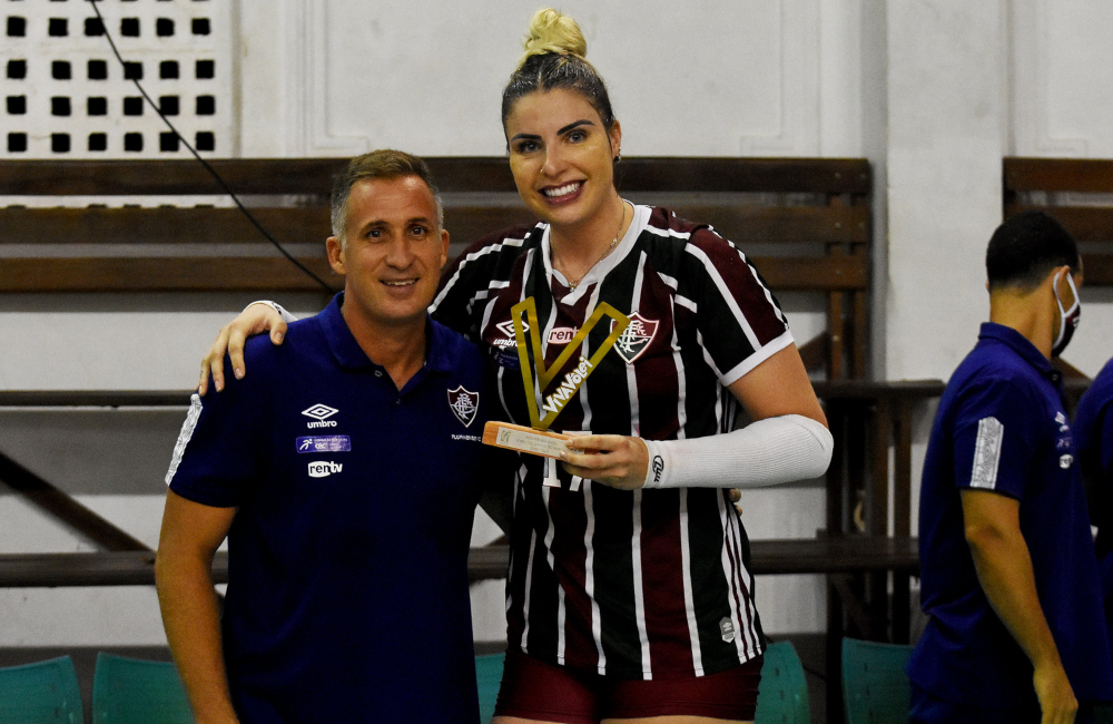 Flu vence Fla de virada e vai invicto para a final do Estadual de Vôlei  Feminino