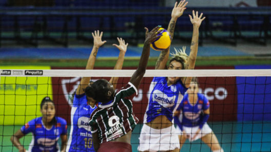 Itambé/Minas Fluminense Thaisa Mayara Barcelos Superliga 2020/21 Vôlei feminino