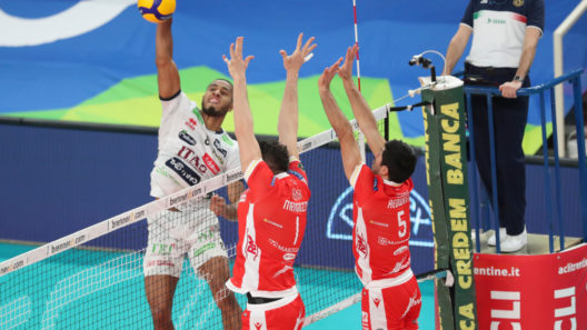 Lucarelli Brasileiros Europa Vôlei Masculino
