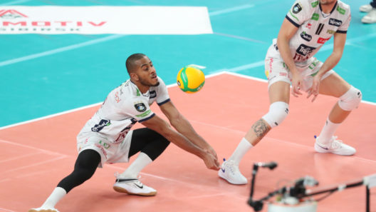 Lucarelli Recepção Champions League