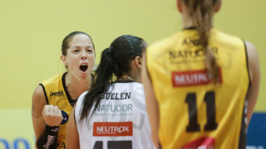 Praia Clube Superliga Vôlei feminino