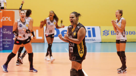 Praia Clube 3 x 0 Osasco - Copa Brasil 2021 - Vôlei feminino