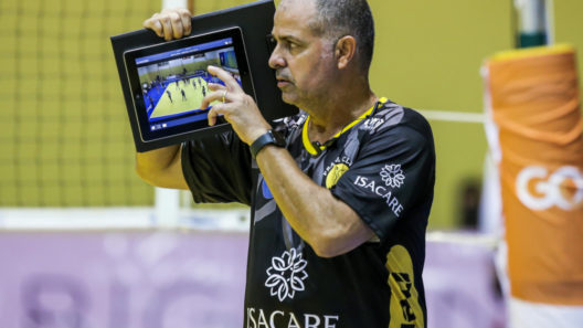 Paulo Coco Dentil/Praia Clube vôlei feminino