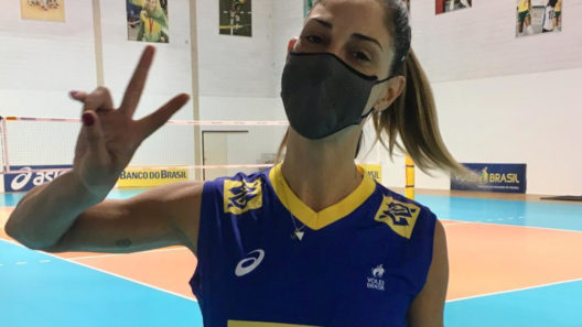 Carol Gattaz na seleção