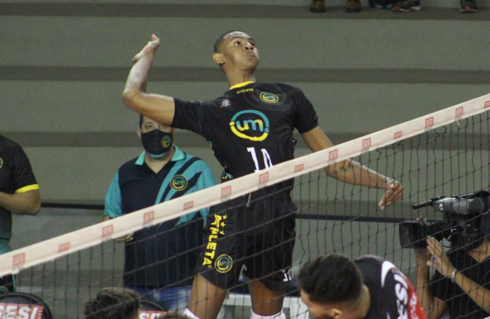 Adriano Xavier Vôlei Renata