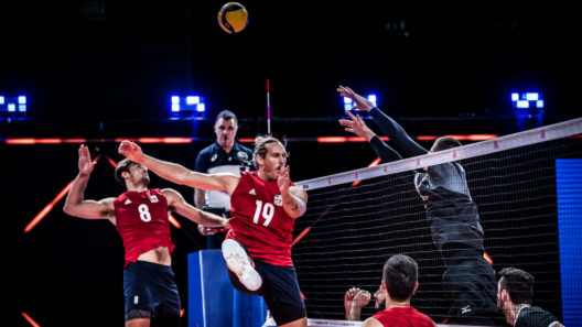 Estados Unidos batem Canadá na VNL