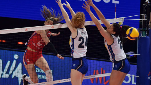 Lazovic Sérvia vence Itália na VNL