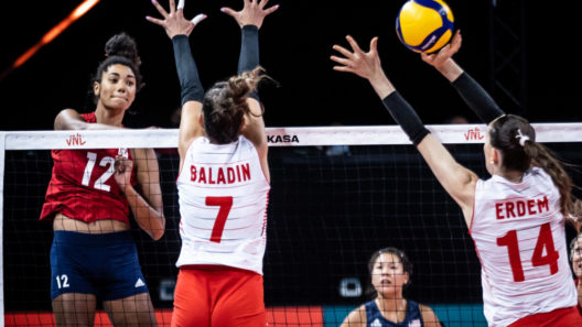Estados Unidos derrotam Turquia Thompson VNL