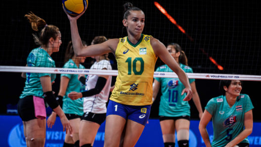 Gabi Brasil bate Tailândia VNL 14.06