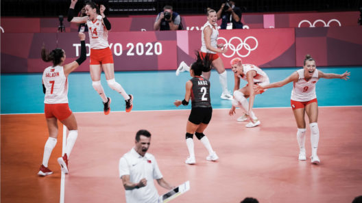 Turquia vence a China Tóquio1
