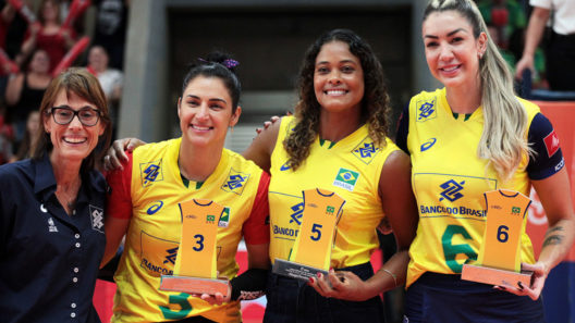 Seleção feminina recebe homenagem pelos 10 anos de Londres
