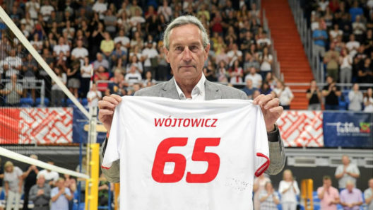Tomasz Wojtowicz jogou Campeonato Mundial e Olimpíada pela Polônia