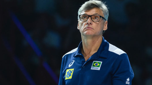 Renan Dal Zotto convoca mais dois jogadores para a seleção de vôlei