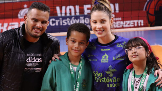Camila Brait volta às quadras após uma temporada fora