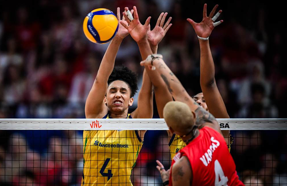 Brasil conseguiu neutralizar Vargas e ganhou da Turquia por 3 sets a 1 (Foto: FIVB/Divulgação)